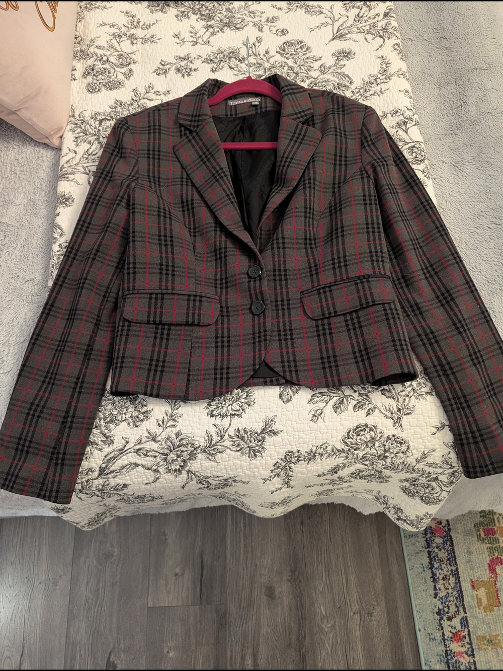 Tailored Plaid Cropped Blazer - Black & Red
